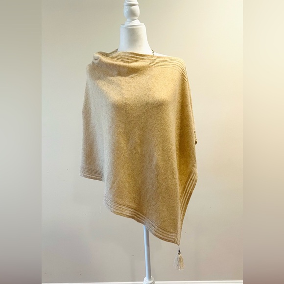 Lilly Pulitzer 100% Cashmere creamy tan wrap w/ delicate detail edging 1 Sz.NWOT - Picture 5 of 8